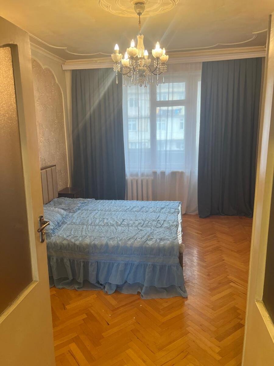 Kirayə verilir 3 otaqlı köhnə tikili, 85 m², Xalqlar dostluğu m.-3