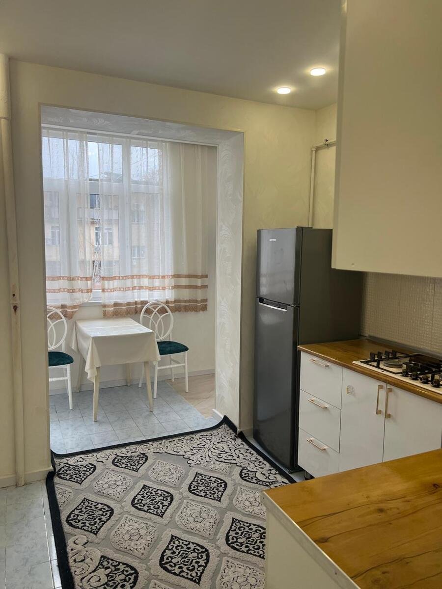 Kirayə verilir 3 otaqlı köhnə tikili, 85 m², Xalqlar dostluğu m.-4
