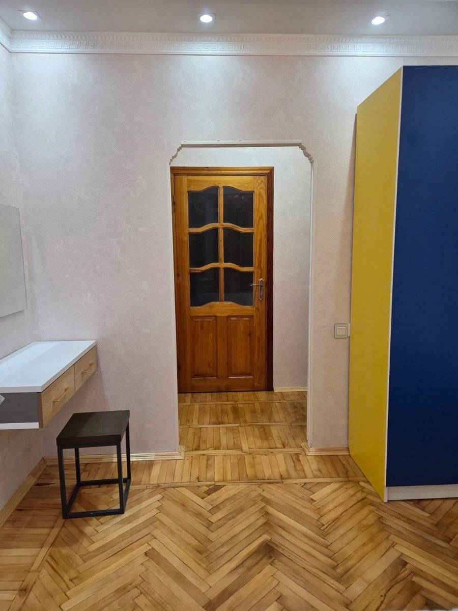 Kirayə verilir 2 otaqlı köhnə tikili, 57 m², Memar Əcəmi m.-4