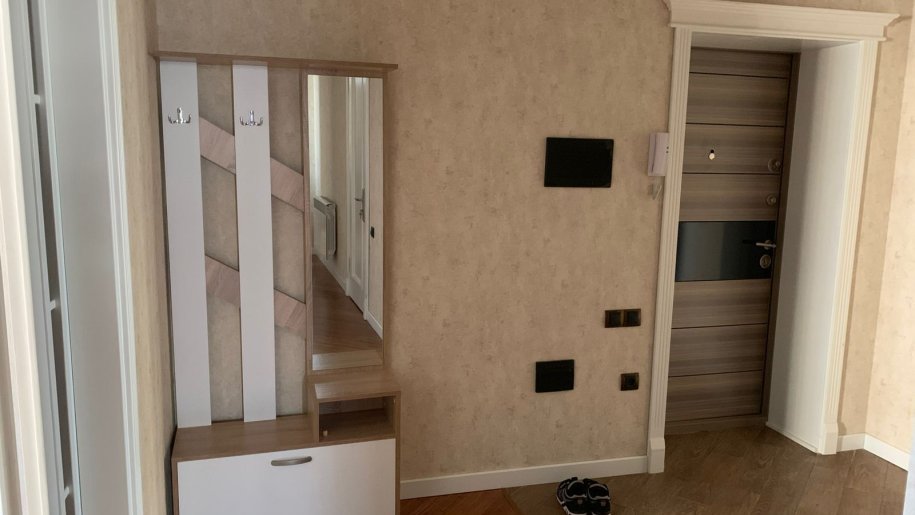 Kirayə verilir 3 otaqlı yeni tikili, 86 m², İnşaatçılar m.-5