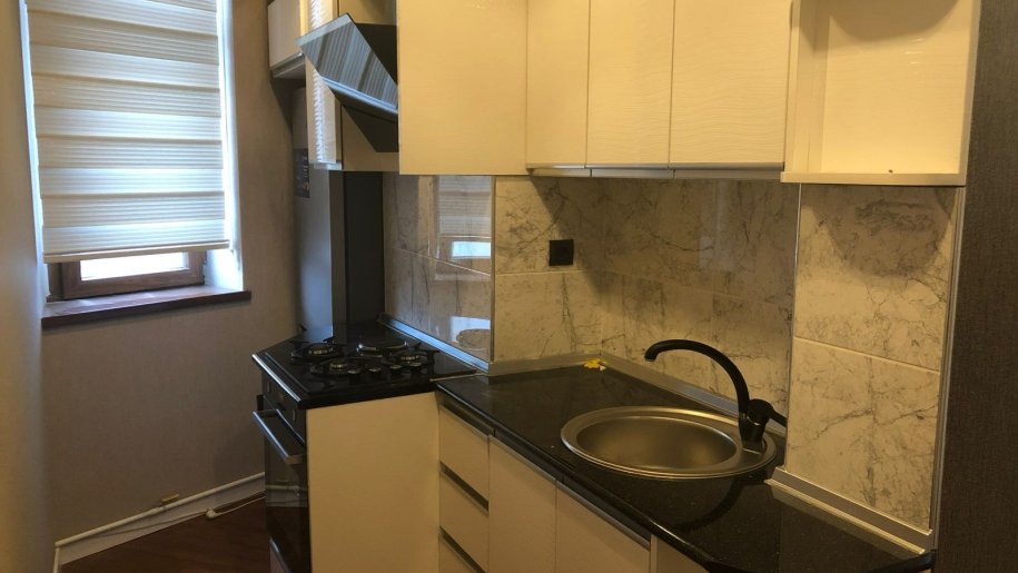 Kirayə verilir 3 otaqlı yeni tikili, 86 m², İnşaatçılar m.-8