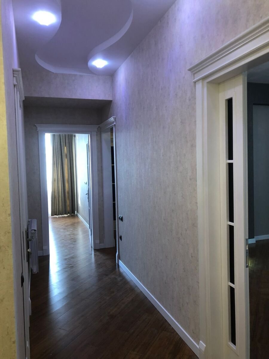 Kirayə verilir 3 otaqlı yeni tikili, 86 m², İnşaatçılar m.-15