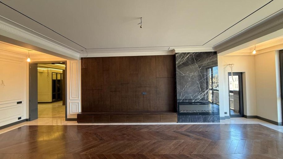 Satılır 4 otaqlı yeni tikili, 222 m², İçərişəhər m.-8