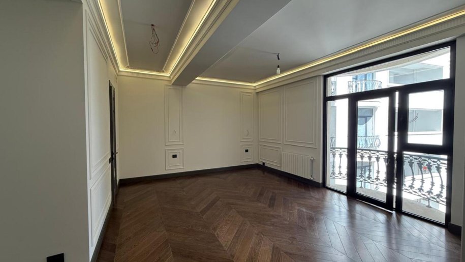 Satılır 4 otaqlı yeni tikili, 222 m², İçərişəhər m.-16