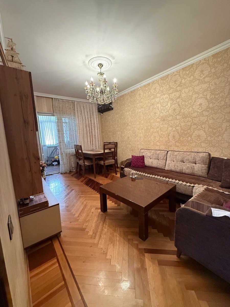 Satılır 3 otaqlı köhnə tikili, 90 m², Yeni Yasamal-1