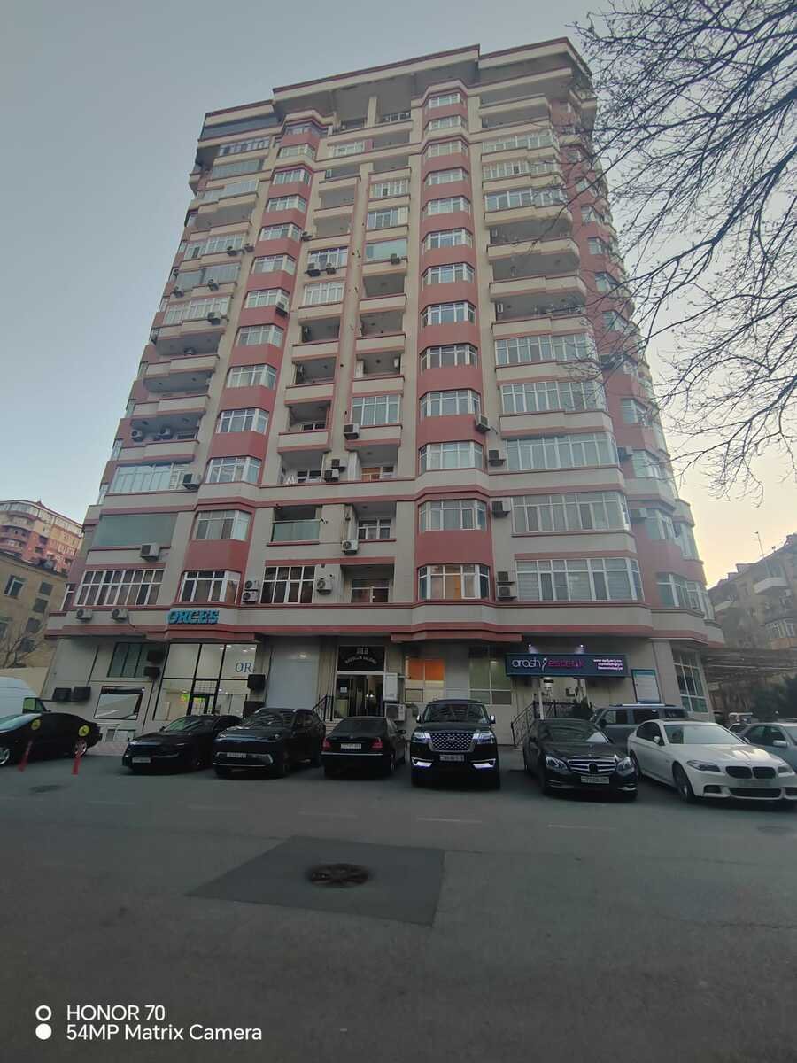 Satılır 4 otaqlı yeni tikili, 240 m², Nizami m.-1