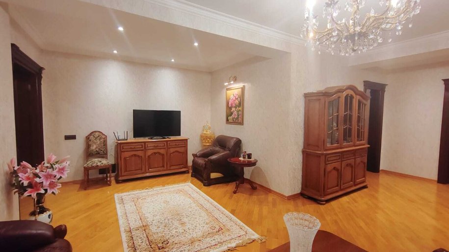 Satılır 4 otaqlı yeni tikili, 240 m², Nizami m.-4