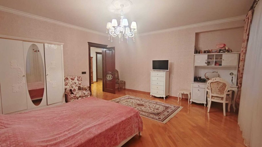Satılır 4 otaqlı yeni tikili, 240 m², Nizami m.-15