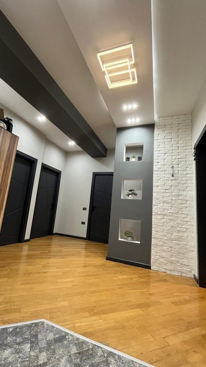 Satılır 3 otaqlı yeni tikili, 110 m², İnşaatçılar m.-14