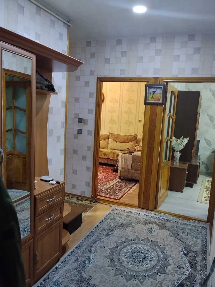 Satılır 3 otaqlı köhnə tikili, 80 m², Xalqlar dostluğu m.-6