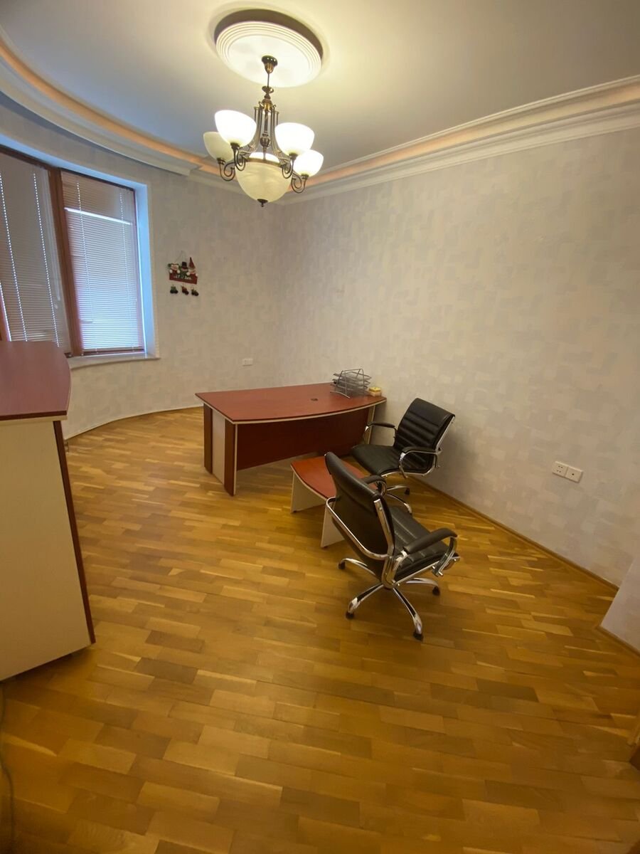 160 m<sup>2</sup> ofis icarəyə verilir, Nizami m.-7