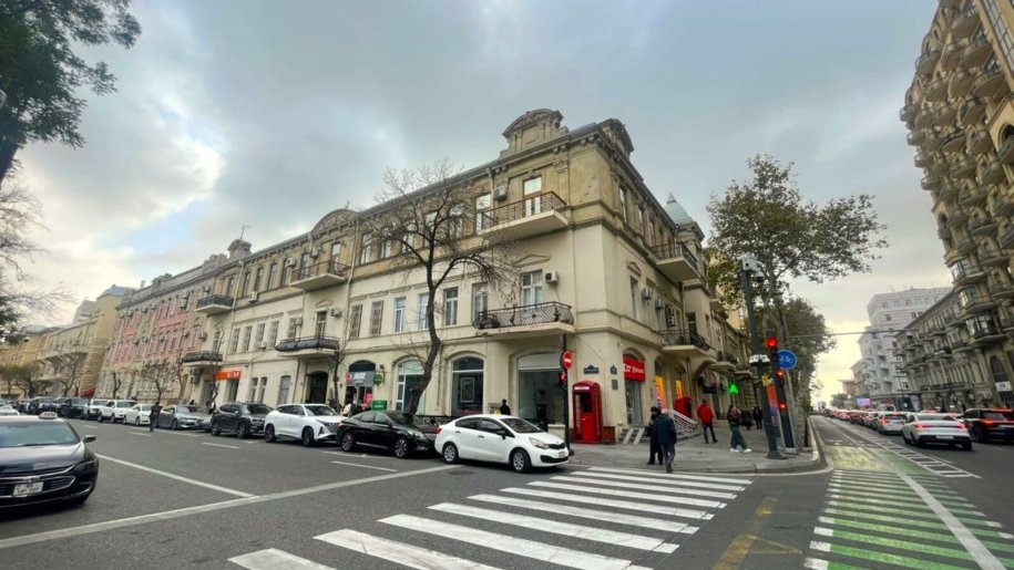 60 m<sup>2</sup> ofis icarəyə verilir, Sahil m.-1