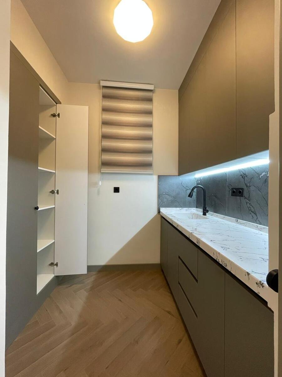 60 m<sup>2</sup> ofis icarəyə verilir, Sahil m.-9