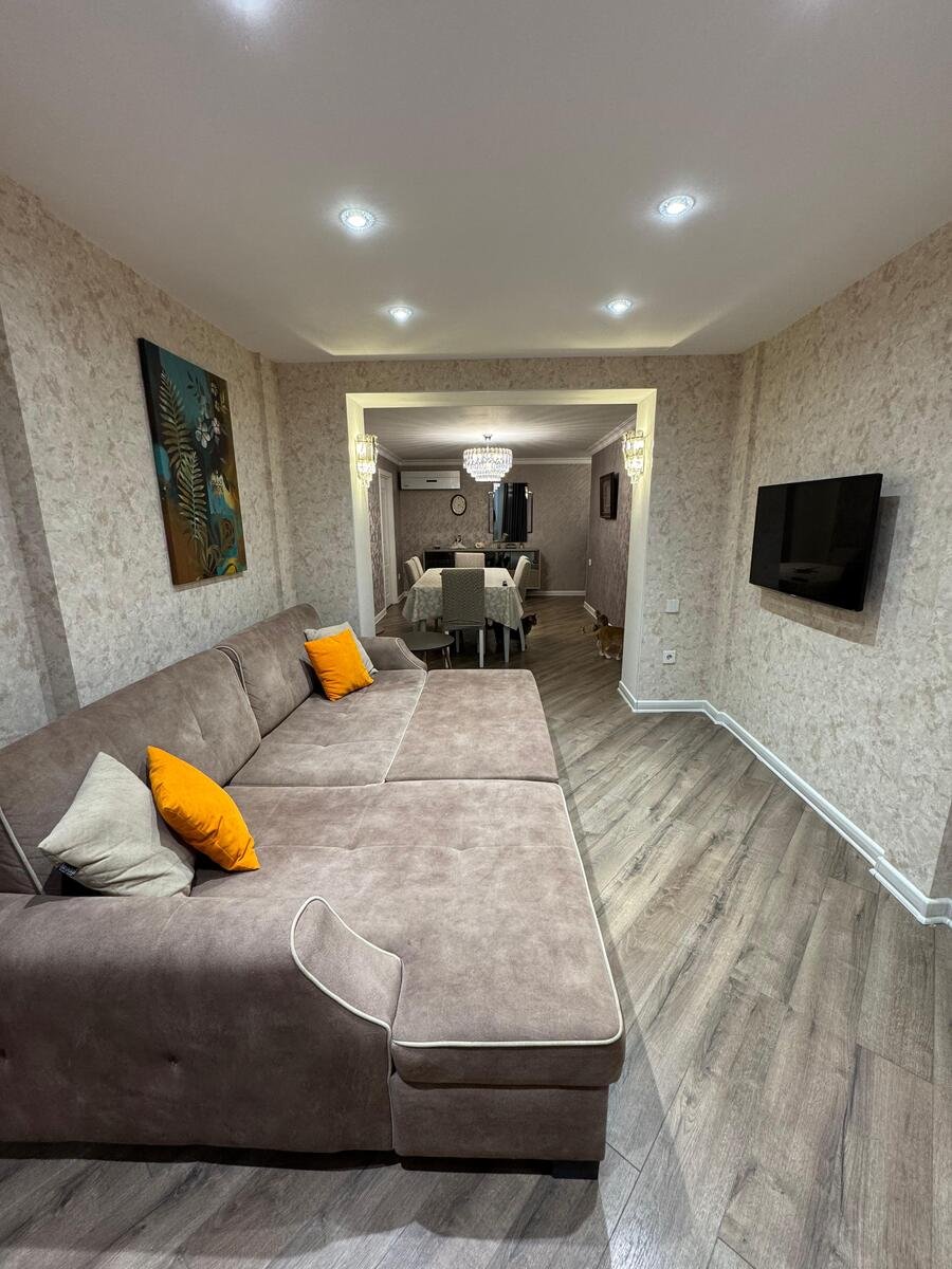 Satılır 4 otaqlı köhnə tikili, 90 m², İnşaatçılar m.-2