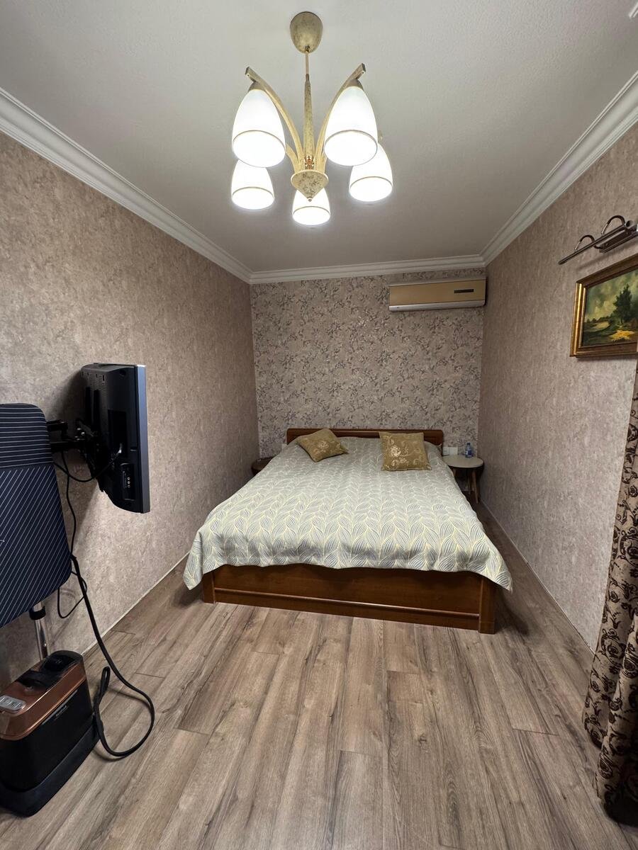 Satılır 4 otaqlı köhnə tikili, 90 m², İnşaatçılar m.-3