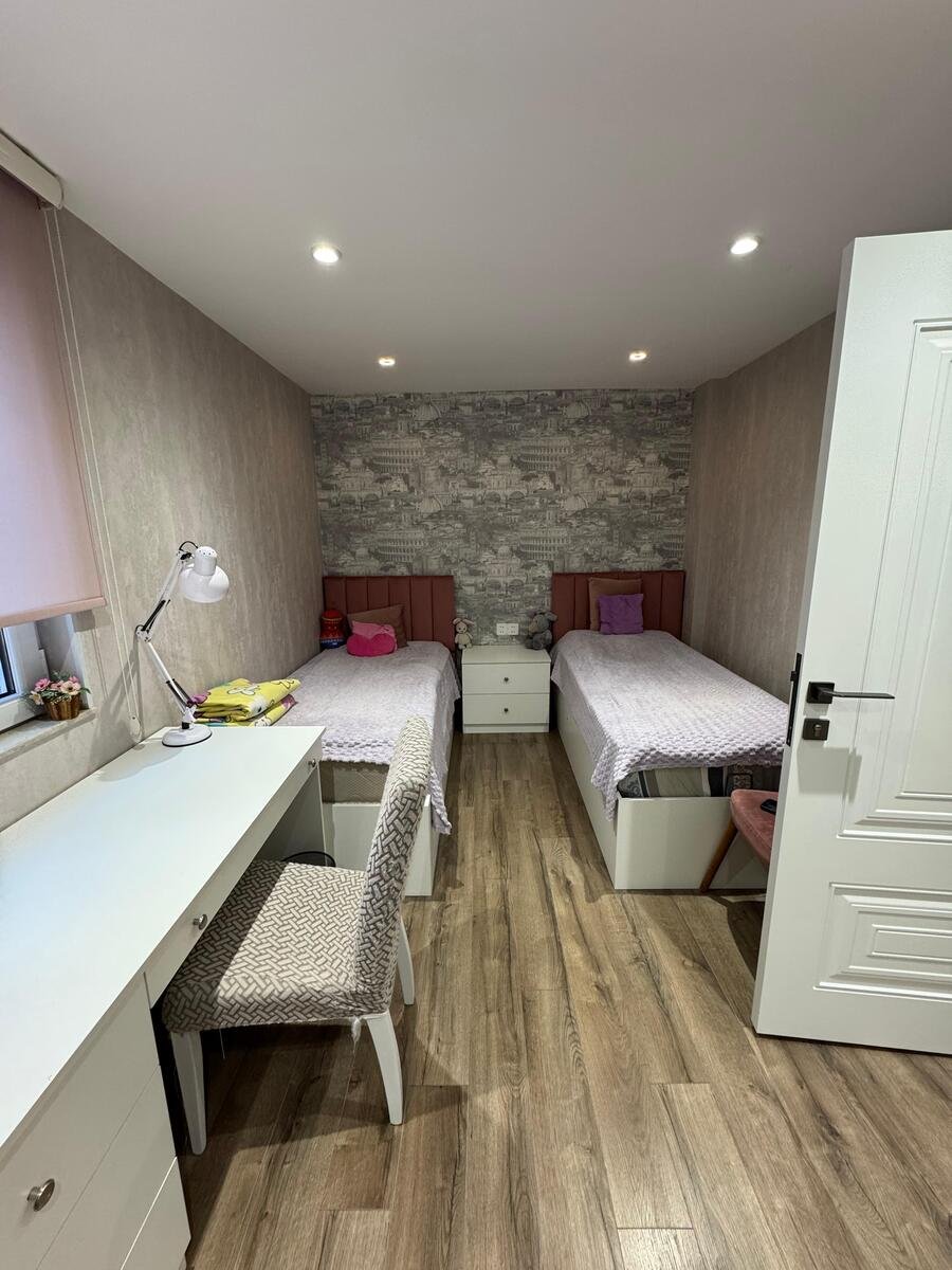 Satılır 4 otaqlı köhnə tikili, 90 m², İnşaatçılar m.-4