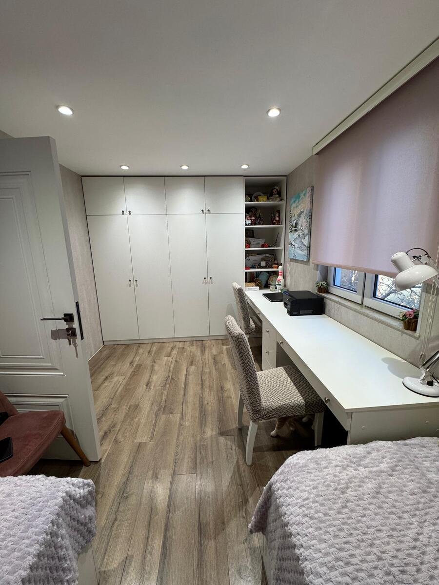 Satılır 4 otaqlı köhnə tikili, 90 m², İnşaatçılar m.-7