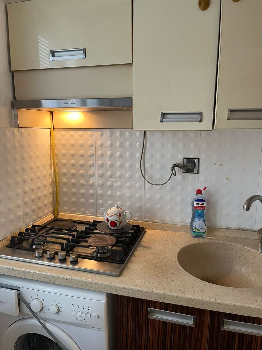 Satılır 2 otaqlı köhnə tikili, 35 m², İnşaatçılar m.-5