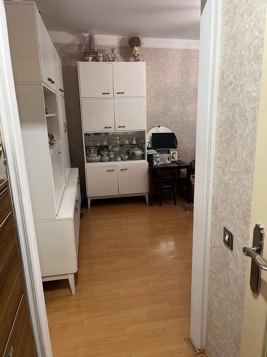 Satılır 2 otaqlı köhnə tikili, 35 m², İnşaatçılar m.-18
