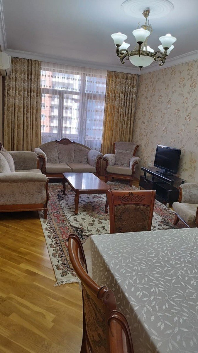 Satılır 3 otaqlı yeni tikili, 124 m², 8 noyabr-1