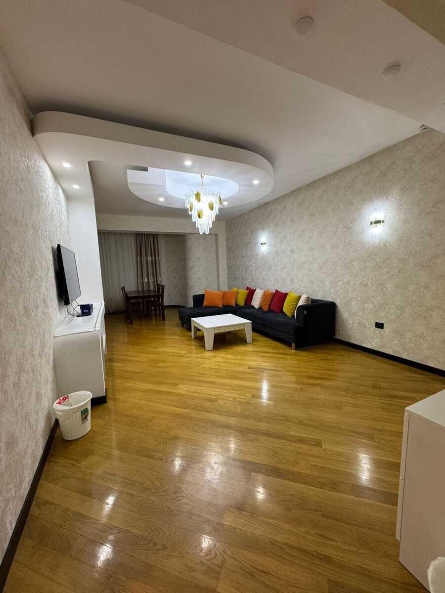 Kirayə verilir 3 otaqlı yeni tikili, 170 m², Nizami m.-2