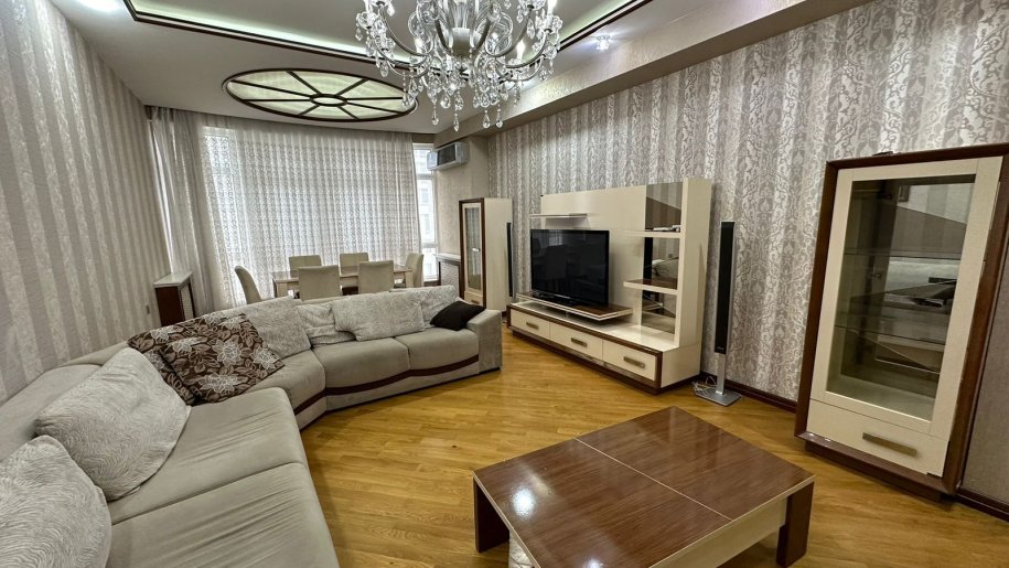 Kirayə verilir 4 otaqlı yeni tikili, 210 m², Elmlər Akademiyası m.-3