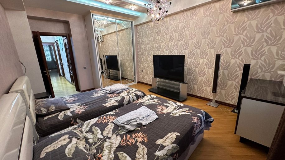 Kirayə verilir 4 otaqlı yeni tikili, 210 m², Elmlər Akademiyası m.-9