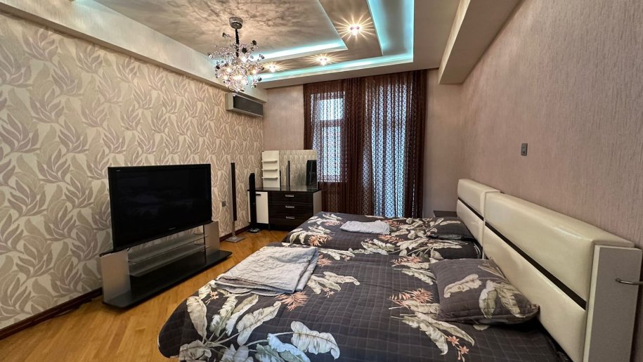 Kirayə verilir 4 otaqlı yeni tikili, 210 m², Elmlər Akademiyası m.-10