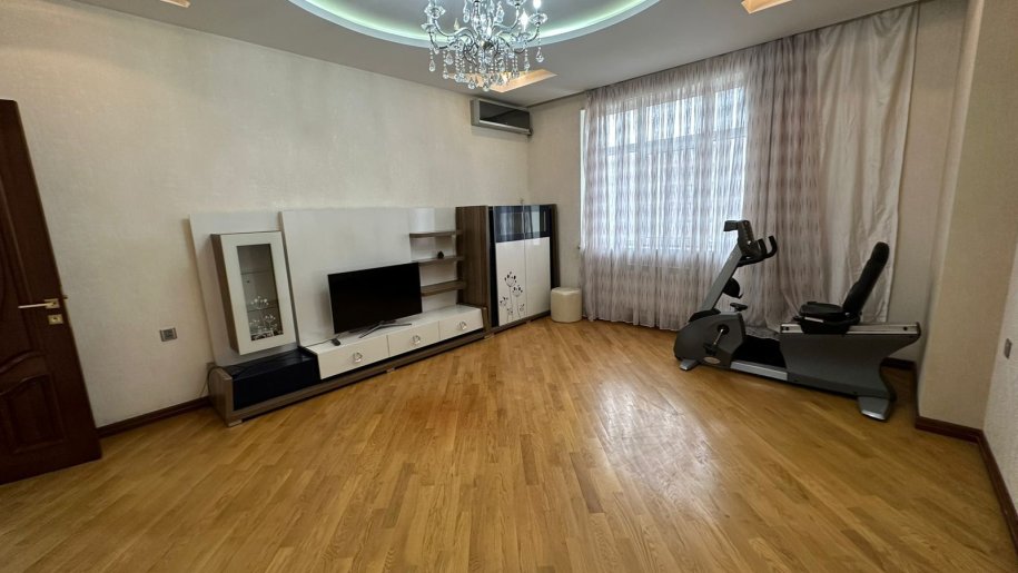 Kirayə verilir 4 otaqlı yeni tikili, 210 m², Elmlər Akademiyası m.-11
