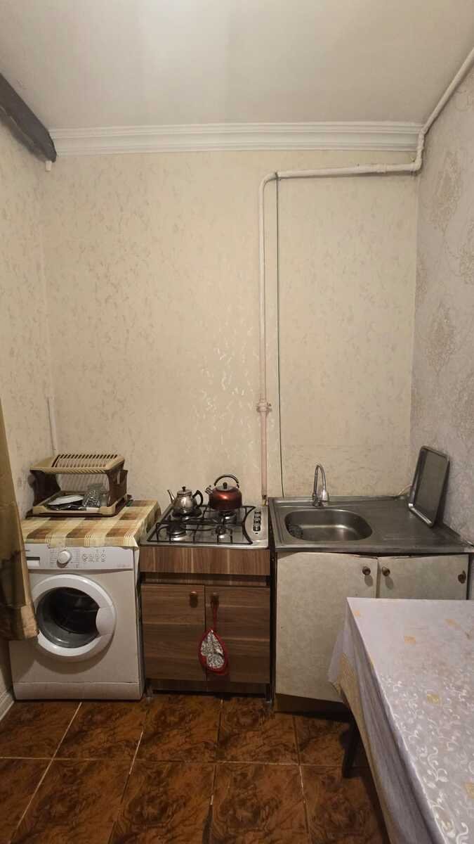 Kirayə verilir 1 otaqlı köhnə tikili, 28 m², Memar Əcəmi m.-3