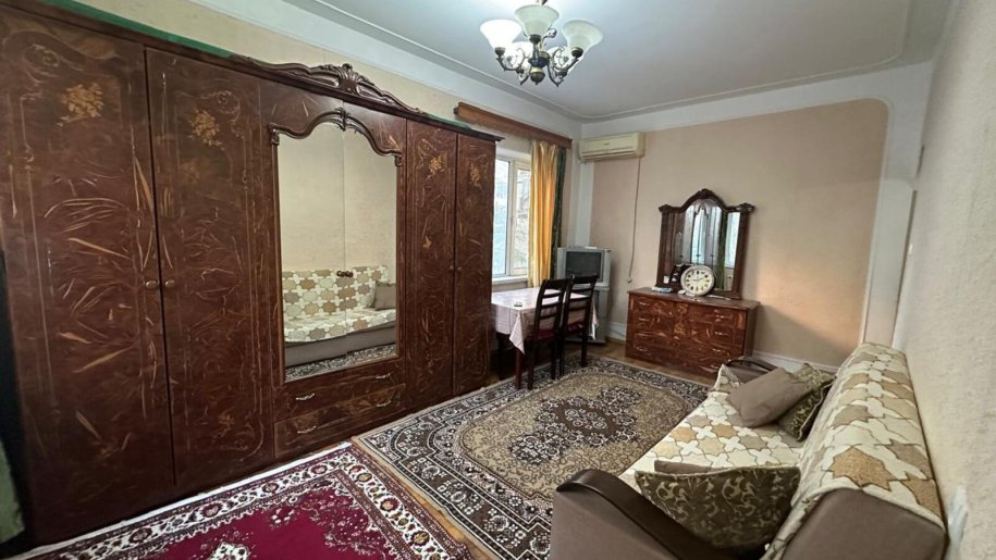 Kirayə verilir 2 otaqlı köhnə tikili, 45 m², Elmlər Akademiyası m.-1
