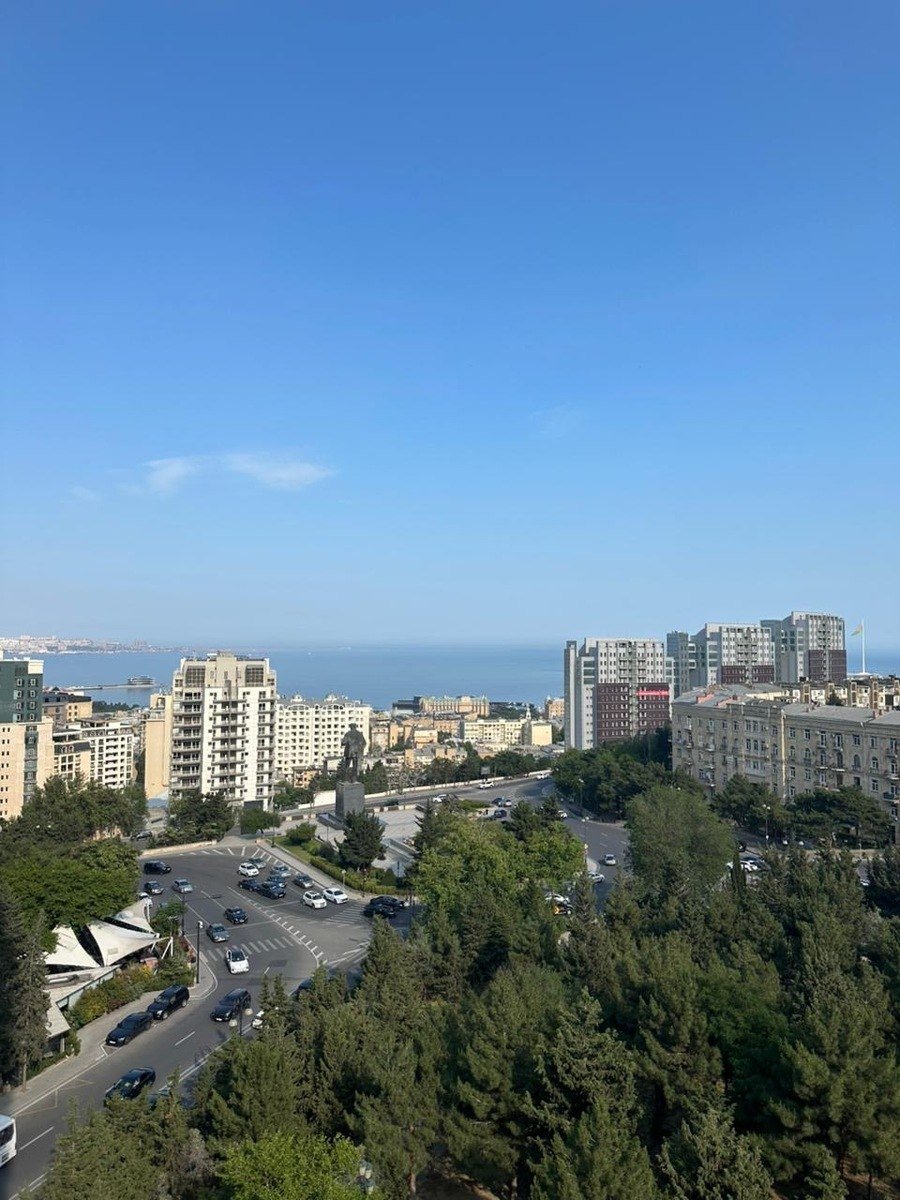 Kirayə verilir 3 otaqlı yeni tikili, 115 m², İçərişəhər m.-10