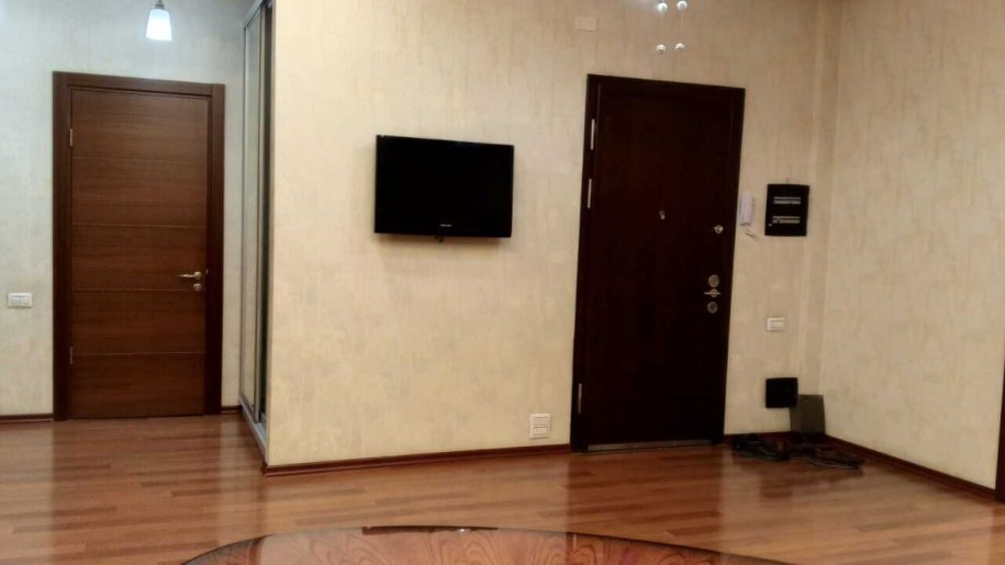 180 m<sup>2</sup> ofis icarəyə verilir, Nəriman Nərimanov m.-2