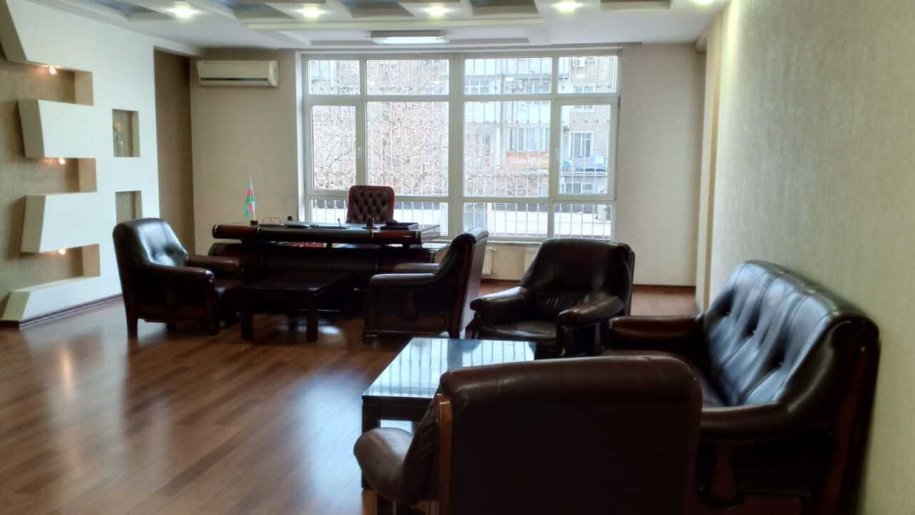 180 m<sup>2</sup> ofis icarəyə verilir, Nəriman Nərimanov m.-4