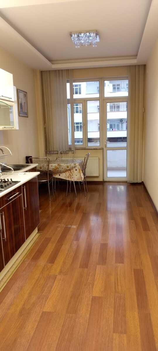 180 m<sup>2</sup> ofis icarəyə verilir, Nəriman Nərimanov m.-12