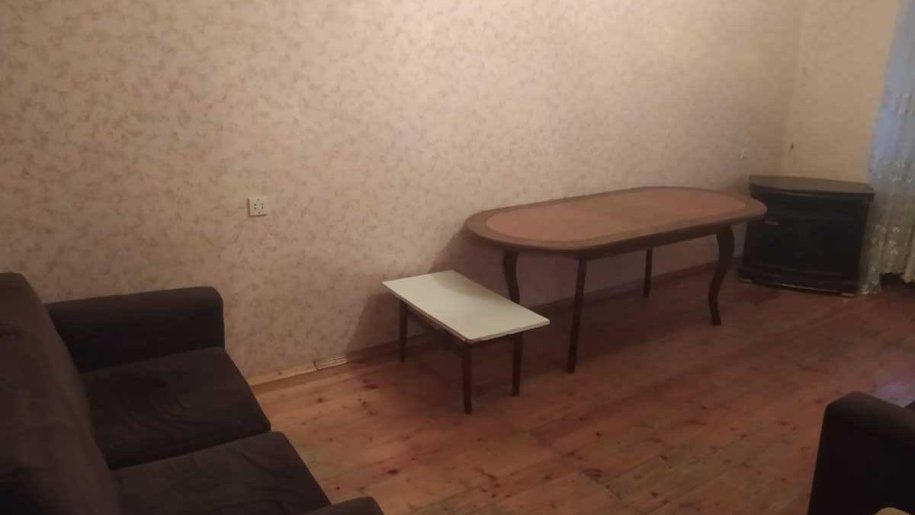 Satılır 3 otaqlı köhnə tikili, 70 m², Xalqlar dostluğu m.-2